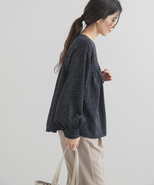 URBAN RESEARCH DOORS(アーバンリサーチドアーズ)の「ドットギャザーブラウス | オフィスカジュアル/通勤/お仕事/セレモニー/オケージョン(シャツ/ブラウス・レディース・ネイビー/ブラック・FREE)」の20枚目の写真