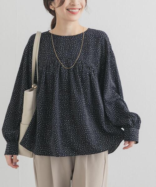 URBAN RESEARCH DOORS(アーバンリサーチドアーズ)の「ドットギャザーブラウス | オフィスカジュアル/通勤/お仕事/セレモニー/オケージョン(シャツ/ブラウス・レディース・ネイビー/ブラック・FREE)」の15枚目の写真