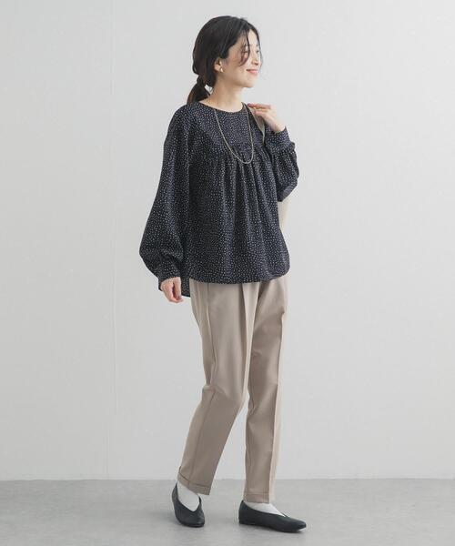 URBAN RESEARCH DOORS(アーバンリサーチドアーズ)の「ドットギャザーブラウス | オフィスカジュアル/通勤/お仕事/セレモニー/オケージョン(シャツ/ブラウス・レディース・ネイビー/ブラック・FREE)」の14枚目の写真