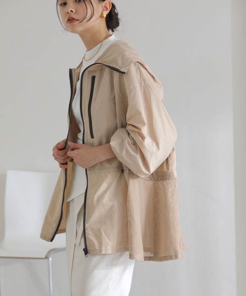 La TOTALITE（ラトータリテ）の「【洗える】Mewl / ミュール シアーUVカットパーカー（マウンテンパーカー・レディース・ブラック/ホワイト/ベージュ・FREE）」の3枚目の写真