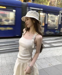ベルトショルダー・タンクトップ