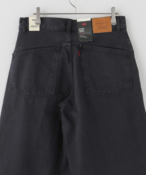 Levi's（リーバイス）の「【LEVI’S/リーバイス】 SUPER BAGGY JORT（その他パンツ・レディース・ブラック・28/27）」の4枚目の写真