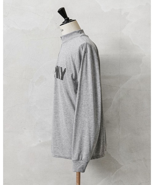 MILITARY(ミリタリー)の「リメイク 実物 新品 デッドストック 米軍 リメイク IPFU ARMY ロングスリーブTシャツ ジップネック(Tシャツ/カットソー・メンズ・グレー・SMALL/MEDIUM/LARGE/X-LARGE)」の2枚目の写真