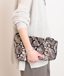 MANU ATELIER（マニュ アトリエ）の「【MANU ATELIER/マニュ アトリエ】ROMY POUCH（クラッチバッグ）」