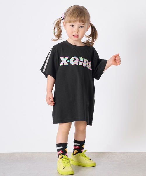 X-girl Stages(エックスガールステージス)の「スパンコール刺しゅう 半袖Tワンピース(ワンピース・キッズ・スモークピンク/ブラック/レモンイエロー・130cm/140cm/90cm/100cm/110cm/120cm)」の2枚目の写真