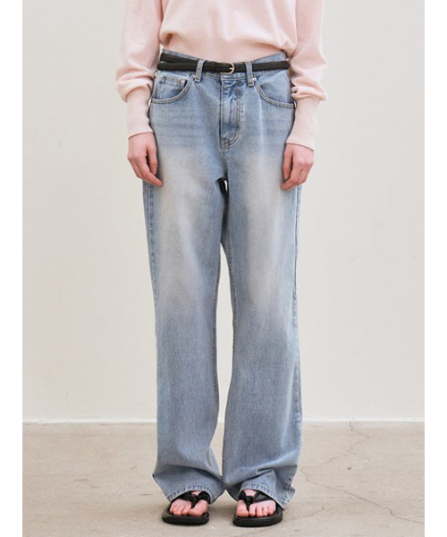 le(ル)の「straight-fit denim pants (light blue)(デニムパンツ・レディース・その他・SMALL/MEDIUM/LARGE)」の1枚目の写真