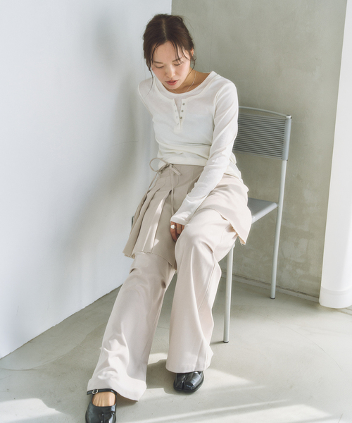 U by SPICK&SPAN(ユーバイスピックアンドスパン)の「le/ル DRAWSSTRING EASY PANTS(スラックス・レディース・ベージュ・SMALL)」の9枚目の写真