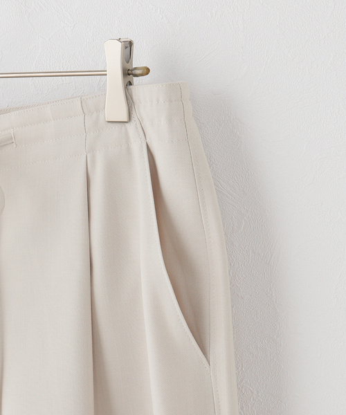U by SPICK&SPAN(ユーバイスピックアンドスパン)の「le/ル DRAWSSTRING EASY PANTS(スラックス・レディース・ベージュ・SMALL)」の6枚目の写真