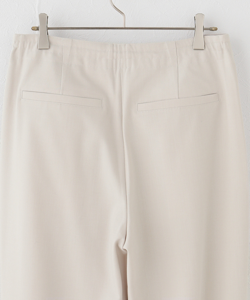 U by SPICK&SPAN(ユーバイスピックアンドスパン)の「le/ル DRAWSSTRING EASY PANTS(スラックス・レディース・ベージュ・SMALL)」の5枚目の写真