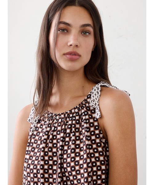 BANANA REPUBLIC FACTORY STORE(バナナリパブリック ファクトリーストア)の「BANANA REPUBLIC FACTORY STORE シルキータイショルダータンクトップ(タンクトップ・レディース・ブラック/ブラウン/マルチ・S/M/L/XS)」の4枚目の写真