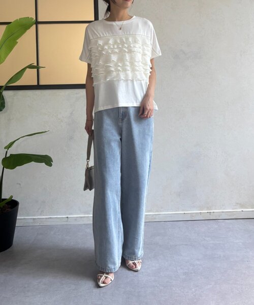 Jena espace merveilleux（ジェナ　エスパスメルヴェイユ）の「【一枚で着映える】シアーフリルカットソー（Tシャツ/カットソー・レディース・ブラック/オフホワイト/チャコールグレー・FREE）」の5枚目の写真
