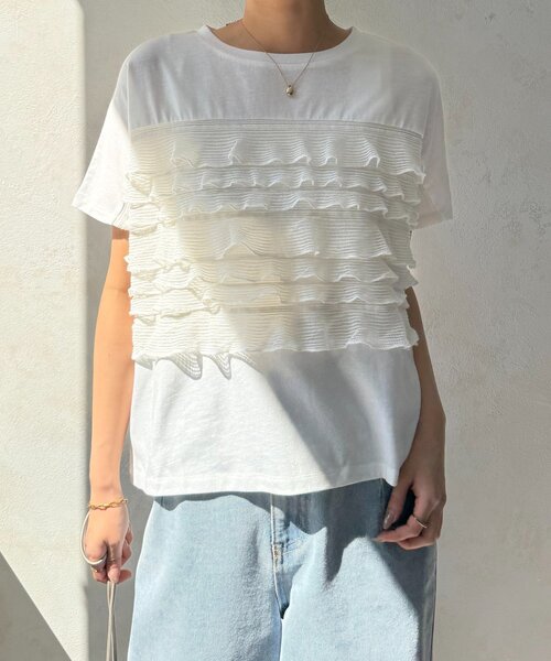 Jena espace merveilleux（ジェナ　エスパスメルヴェイユ）の「【一枚で着映える】シアーフリルカットソー（Tシャツ/カットソー・レディース・ブラック/オフホワイト/チャコールグレー・FREE）」の7枚目の写真