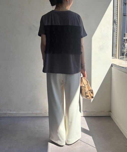 Jena espace merveilleux（ジェナ　エスパスメルヴェイユ）の「【一枚で着映える】シアーフリルカットソー（Tシャツ/カットソー・レディース・ブラック/オフホワイト/チャコールグレー・FREE）」の18枚目の写真