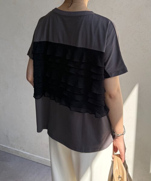 Jena espace merveilleux（ジェナ　エスパスメルヴェイユ）の「【一枚で着映える】シアーフリルカットソー（Tシャツ/カットソー・レディース・ブラック/オフホワイト/チャコールグレー・FREE）」の20枚目の写真