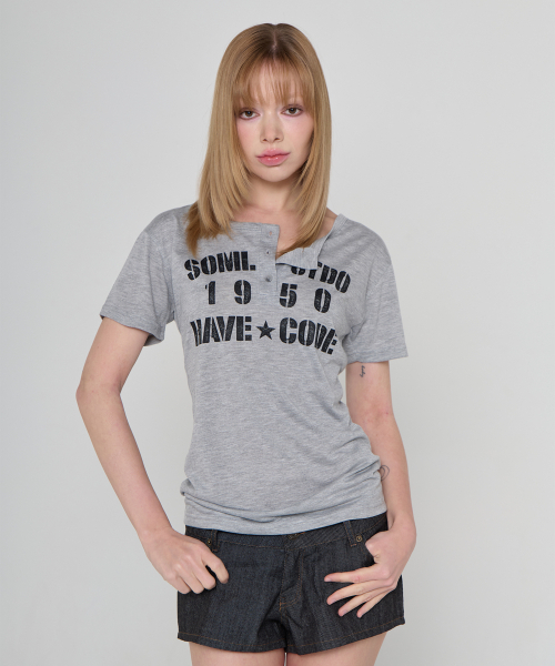 5OML(オーオーエムエル)の「ヘンリーネックボタンショートスリーブメランジグレー(Tシャツ/カットソー・レディース・グレー・FREE)」の2枚目の写真
