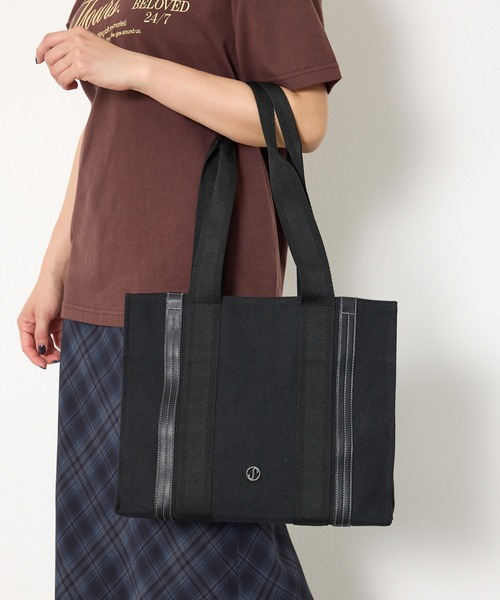 SLY(スライ)の「THONG TRIMMED CANVAS BAG トングトリムドキャンバスバッグ(トートバッグ・レディース・アイボリー/ブラック・FREE)」の2枚目の写真