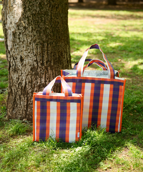 journal standard Furniture (ジャーナルスタンダードファニチャー)の「COOLER BAG S クーラーバッグ(トートバッグ・レディース・ブラック/パープル・FREE)」の14枚目の写真
