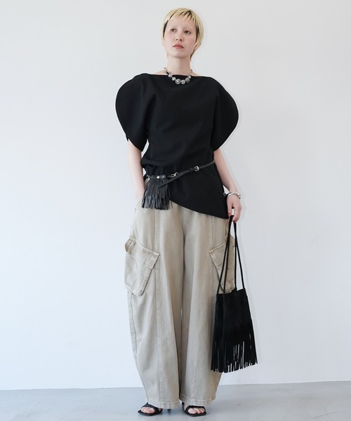 chuclla(チュクラ)の「アシンメトリーボリュームスリーブトップス chw26s297(Tシャツ/カットソー・レディース・ホワイト/ブラック・M/L)」の17枚目の写真