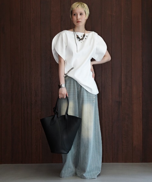 chuclla(チュクラ)の「アシンメトリーボリュームスリーブトップス chw26s297(Tシャツ/カットソー・レディース・ホワイト/ブラック・M/L)」の5枚目の写真