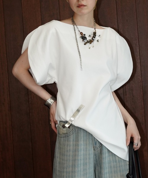 chuclla(チュクラ)の「アシンメトリーボリュームスリーブトップス chw26s297(Tシャツ/カットソー・レディース・ホワイト/ブラック・M/L)」の3枚目の写真