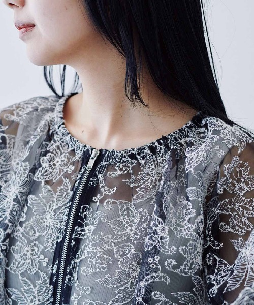 MEDE19F（メデジュウキュウ）の「ＭＥＤＥ１９Ｆ　オーガンジー刺繍シアーブルゾン〈ブラック×オフホワイト〉（その他アウター・レディース・ブラック×ホワイト・LL/L/M）」の13枚目の写真