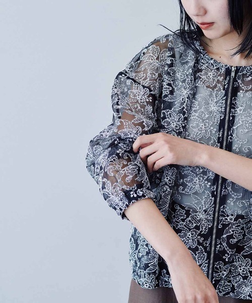 MEDE19F（メデジュウキュウ）の「ＭＥＤＥ１９Ｆ　オーガンジー刺繍シアーブルゾン〈ブラック×オフホワイト〉（その他アウター・レディース・ブラック×ホワイト・LL/L/M）」の12枚目の写真