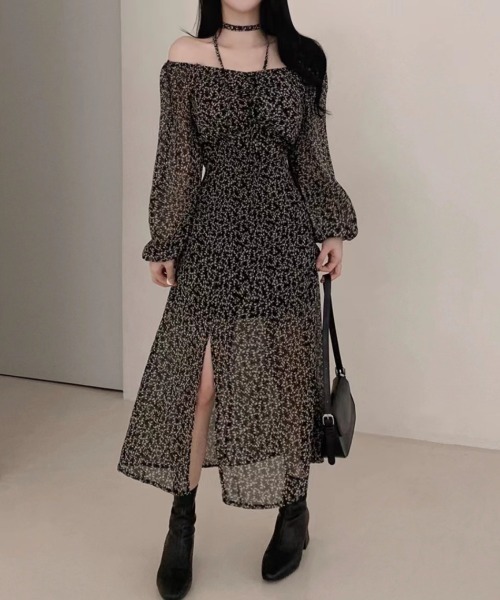 FAVORITO（ファヴォリート）の「花柄スリットワンピース（ワンピース・レディース・ベージュ/ブラック・F）」の2枚目の写真