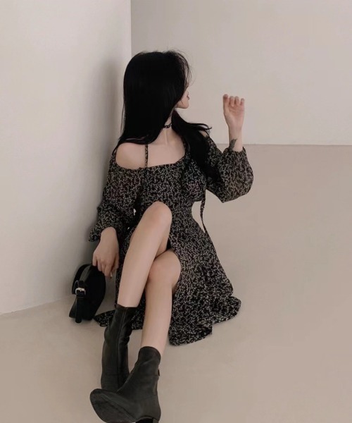 FAVORITO（ファヴォリート）の「花柄スリットワンピース（ワンピース・レディース・ベージュ/ブラック・F）」の6枚目の写真