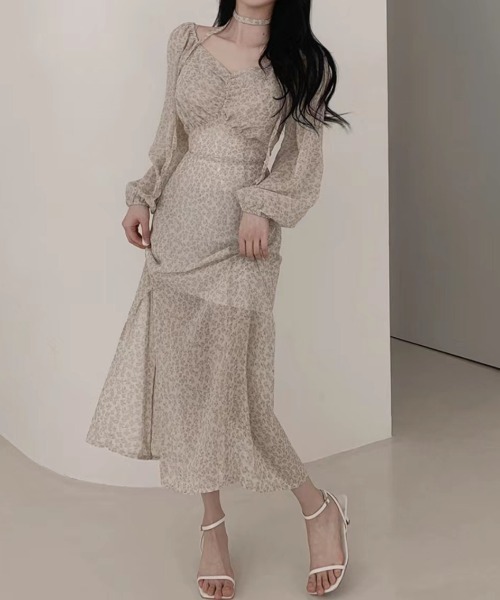 FAVORITO（ファヴォリート）の「花柄スリットワンピース（ワンピース・レディース・ベージュ/ブラック・F）」の19枚目の写真