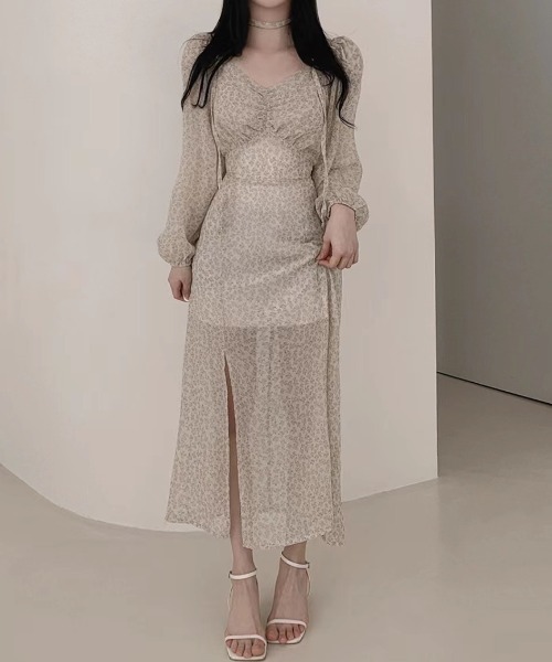 FAVORITO（ファヴォリート）の「花柄スリットワンピース（ワンピース・レディース・ベージュ/ブラック・F）」の18枚目の写真