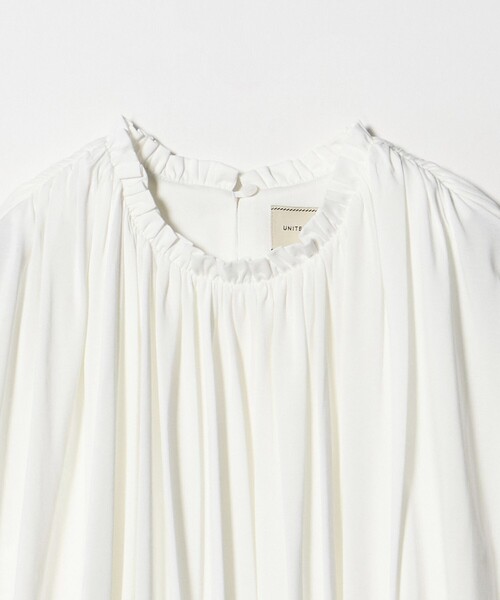UNITED ARROWS(ユナイテッドアローズ)の「天竺 ギャザー バルーン カットソー(Tシャツ/カットソー・レディース・ブラック/ダークグレー/オフホワイト・FREE)」の7枚目の写真