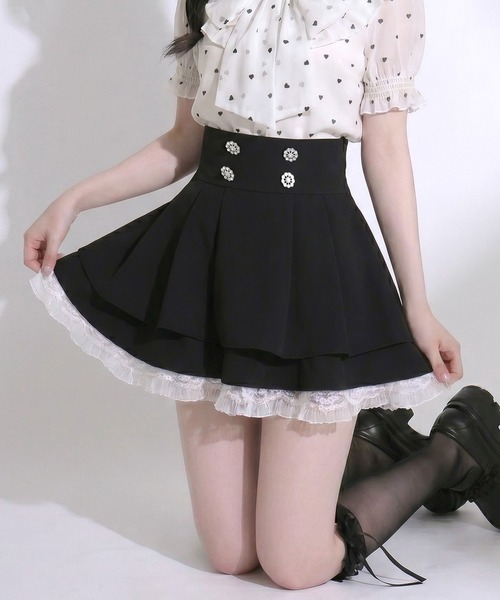 DearMyLoveRose（ディアマイラブローズ）の「ビジューボタンハイウエストタックレースフリルミニスカート【大きいサイズあり】（スカート・レディース・ベージュ/グレー/ブラック・LL～3L/L～LL/M-L）」の7枚目の写真