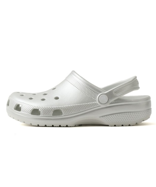 crocs(クロックス)の「crocs Classic Tinted Metallic Clog / クロックス クラシック ティンテッド メタリック クロッグ(サンダル・レディース・シルバー・24.0cm/23.0cm/22.0cm/25.0cm)」の4枚目の写真