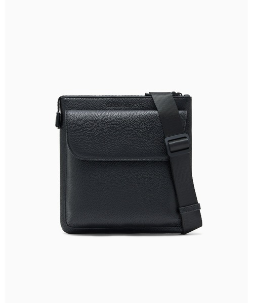 ARMANI EXCHANGE(アルマーニエクスチェンジ)の「【A|X アルマーニ エクスチェンジ】<オンライン限定>AXロゴ フラットショルダーバッグ(ショルダーバッグ・メンズ・ブラック・FREE)」の1枚目の写真