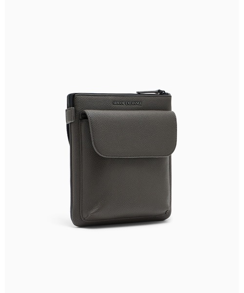 ARMANI EXCHANGE(アルマーニエクスチェンジ)の「【A|X アルマーニ エクスチェンジ】<オンライン限定>AXロゴ フラットショルダーバッグ(ショルダーバッグ・メンズ・ブラック・FREE)」の6枚目の写真