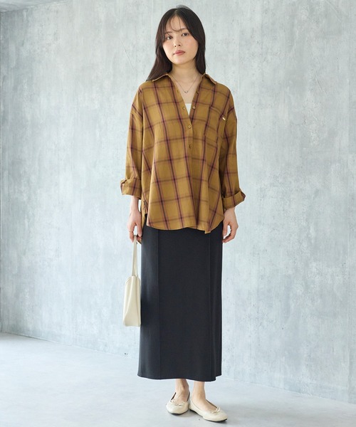 LAVEANGE（ラビアンジェ）の「【定番】オンブレーチェックレギュラーカラーシャツ｜羽織り/冷房対策/着回し/大人カジュアル（シャツ/ブラウス・レディース・ネイビー/ベージュ・LL/M/5L/4L/3L）」の3枚目の写真