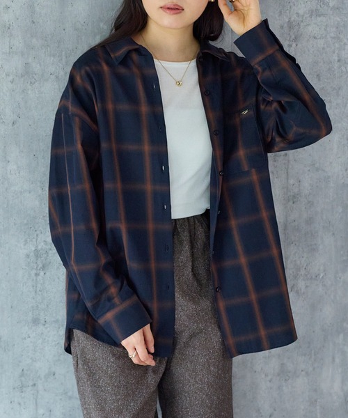 LAVEANGE（ラビアンジェ）の「【定番】オンブレーチェックレギュラーカラーシャツ｜羽織り/冷房対策/着回し/大人カジュアル（シャツ/ブラウス・レディース・ネイビー/ベージュ・LL/M/5L/4L/3L）」の10枚目の写真