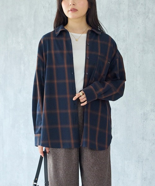 LAVEANGE（ラビアンジェ）の「【定番】オンブレーチェックレギュラーカラーシャツ｜羽織り/冷房対策/着回し/大人カジュアル（シャツ/ブラウス・レディース・ネイビー/ベージュ・LL/M/5L/4L/3L）」の14枚目の写真