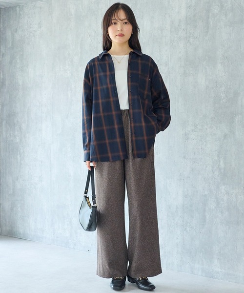 LAVEANGE（ラビアンジェ）の「【定番】オンブレーチェックレギュラーカラーシャツ｜羽織り/冷房対策/着回し/大人カジュアル（シャツ/ブラウス・レディース・ネイビー/ベージュ・LL/M/5L/4L/3L）」の19枚目の写真