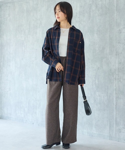 LAVEANGE（ラビアンジェ）の「【定番】オンブレーチェックレギュラーカラーシャツ｜羽織り/冷房対策/着回し/大人カジュアル（シャツ/ブラウス・レディース・ネイビー/ベージュ・LL/M/5L/4L/3L）」の21枚目の写真