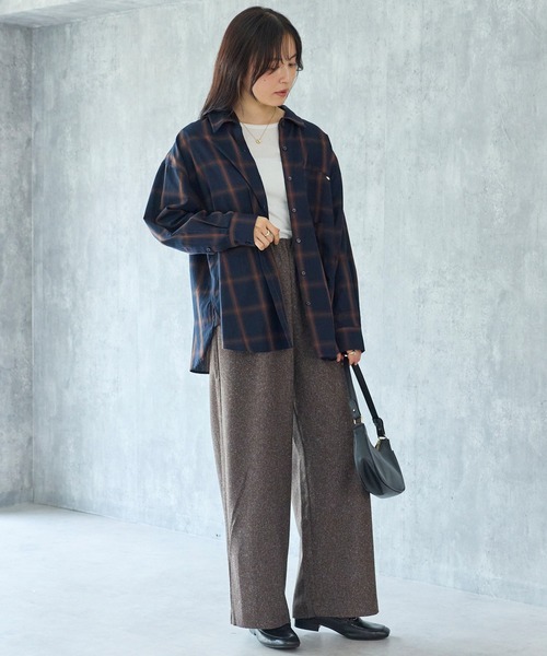 LAVEANGE（ラビアンジェ）の「【定番】オンブレーチェックレギュラーカラーシャツ｜羽織り/冷房対策/着回し/大人カジュアル（シャツ/ブラウス・レディース・ネイビー/ベージュ・LL/M/5L/4L/3L）」の22枚目の写真