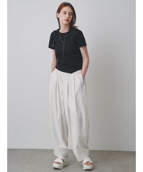 ELENDEEK（エレンディーク）の「アシメヘムティーシャツ（Tシャツ/カットソー・レディース・ブラック/オフホワイト/ピンク/ブラウン・FREE）」の21枚目の写真