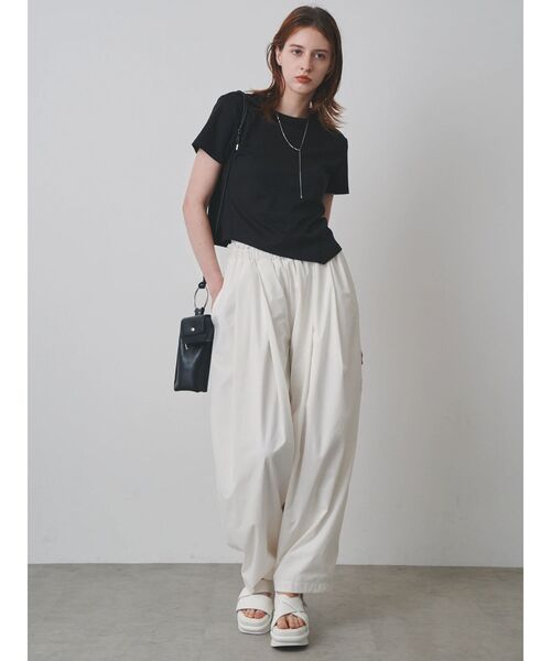 ELENDEEK（エレンディーク）の「アシメヘムティーシャツ（Tシャツ/カットソー・レディース・ブラック/オフホワイト/ピンク/ブラウン・FREE）」の22枚目の写真