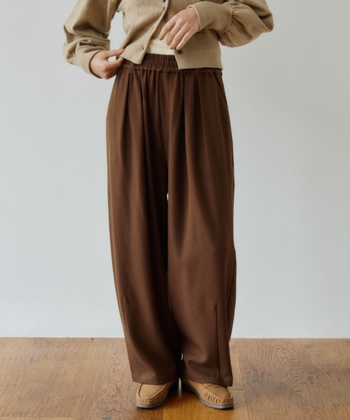 OLUN（オルン）の「Double tuck easy pants/ダブルタックイージーパンツ（スラックス・レディース・ブラウン/モカ/アイボリー・SMALL/X-SMALL/FREE）」の12枚目の写真