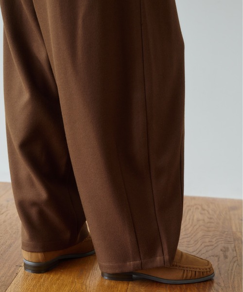 OLUN（オルン）の「Double tuck easy pants/ダブルタックイージーパンツ（スラックス・レディース・ブラウン/モカ/アイボリー・SMALL/X-SMALL/FREE）」の17枚目の写真