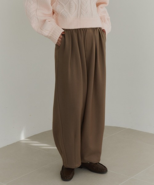 OLUN（オルン）の「Double tuck easy pants/ダブルタックイージーパンツ（スラックス・レディース・ブラウン/モカ/アイボリー・SMALL/X-SMALL/FREE）」の22枚目の写真