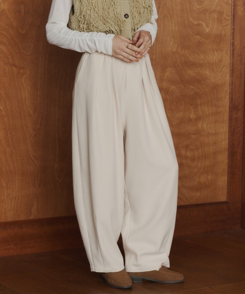 OLUN（オルン）の「Double tuck easy pants/ダブルタックイージーパンツ（スラックス・レディース・ブラウン/モカ/アイボリー・SMALL/X-SMALL/FREE）」の8枚目の写真