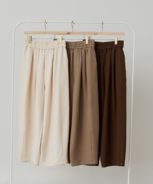 OLUN（オルン）の「Double tuck easy pants/ダブルタックイージーパンツ（スラックス・レディース・ブラウン/モカ/アイボリー・SMALL/X-SMALL/FREE）」の4枚目の写真