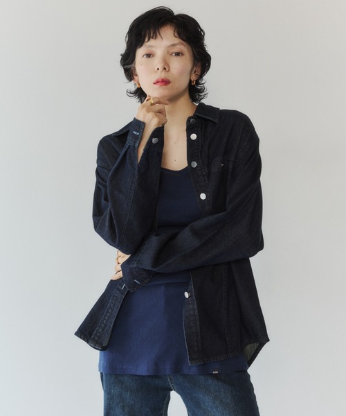 VION(ヴィオン)の「ライトデニムシャツ / Light Denim Shirt(シャツ/ブラウス・レディース・ネイビー/ブルー・FREE)」の3枚目の写真