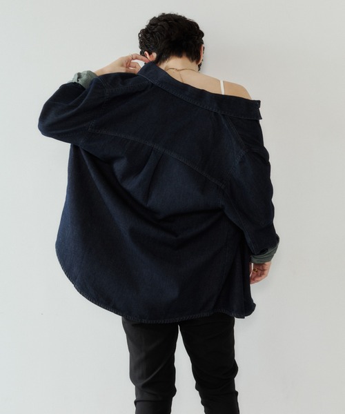 VION(ヴィオン)の「ライトデニムシャツ / Light Denim Shirt(シャツ/ブラウス・レディース・ネイビー/ブルー・FREE)」の12枚目の写真